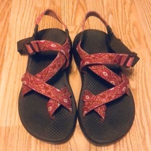 Women’s pink pattern Chaco sandals Size 7
